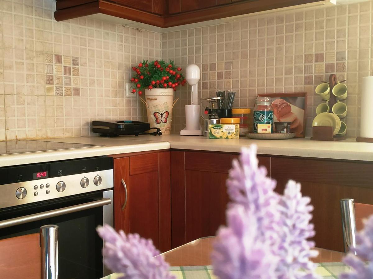 Thalia Apartment In Kalamata, 15' Walk From The City Center And The Beach Esterno foto