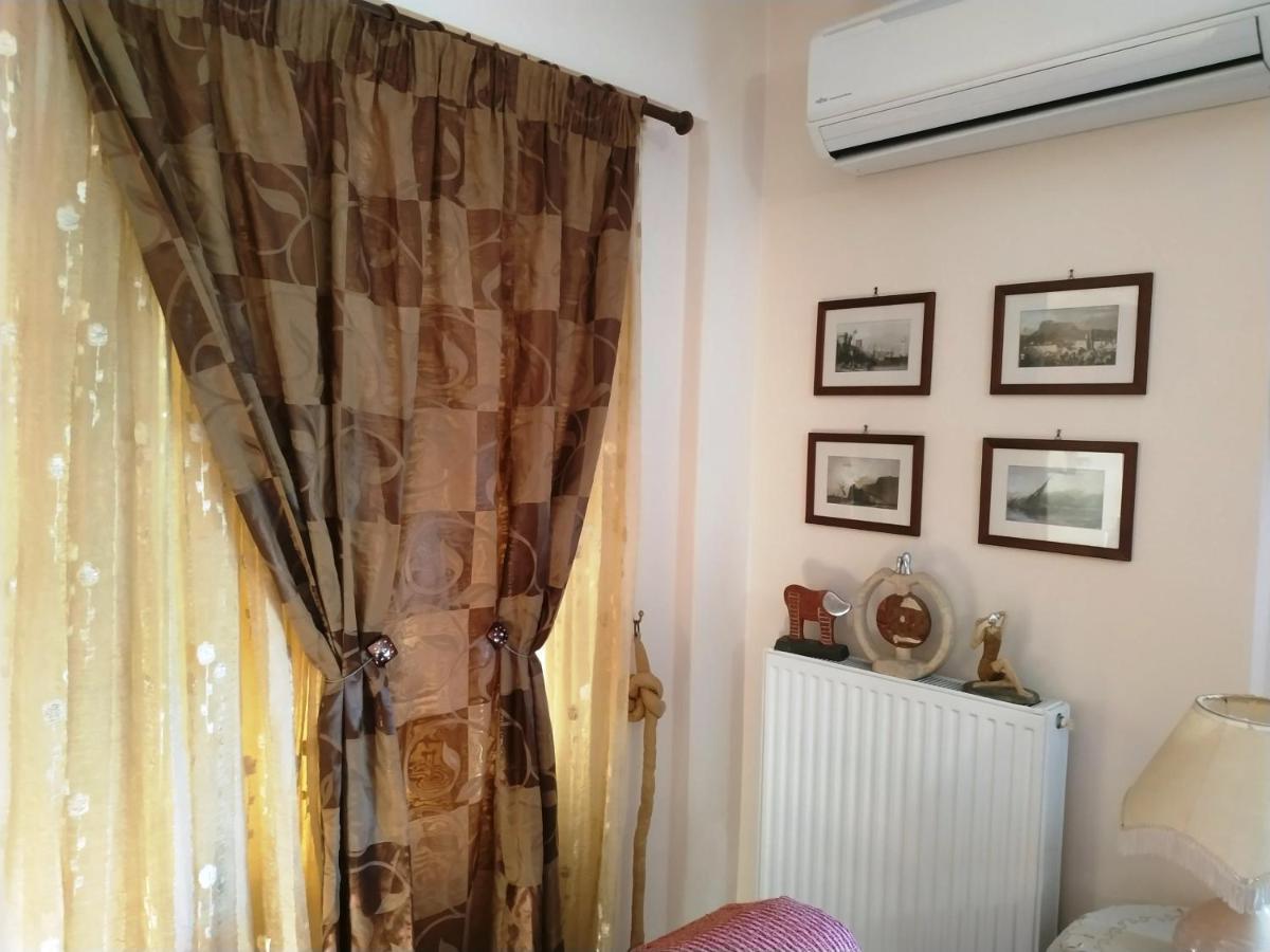 Thalia Apartment In Kalamata, 15' Walk From The City Center And The Beach Esterno foto