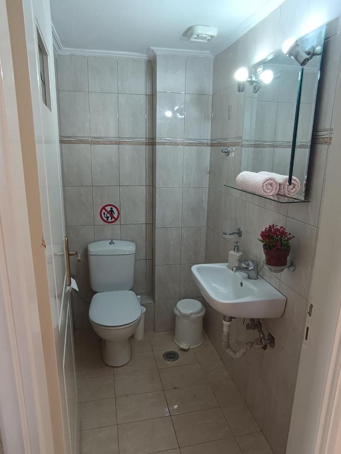 Thalia Apartment In Kalamata, 15' Walk From The City Center And The Beach Esterno foto