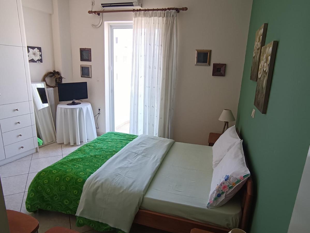 Thalia Apartment In Kalamata, 15' Walk From The City Center And The Beach Esterno foto