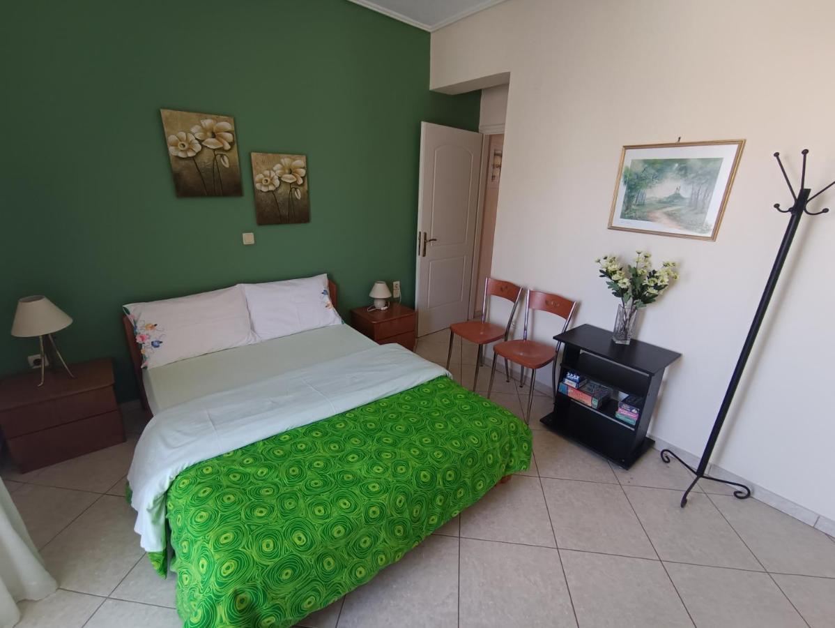 Thalia Apartment In Kalamata, 15' Walk From The City Center And The Beach Esterno foto