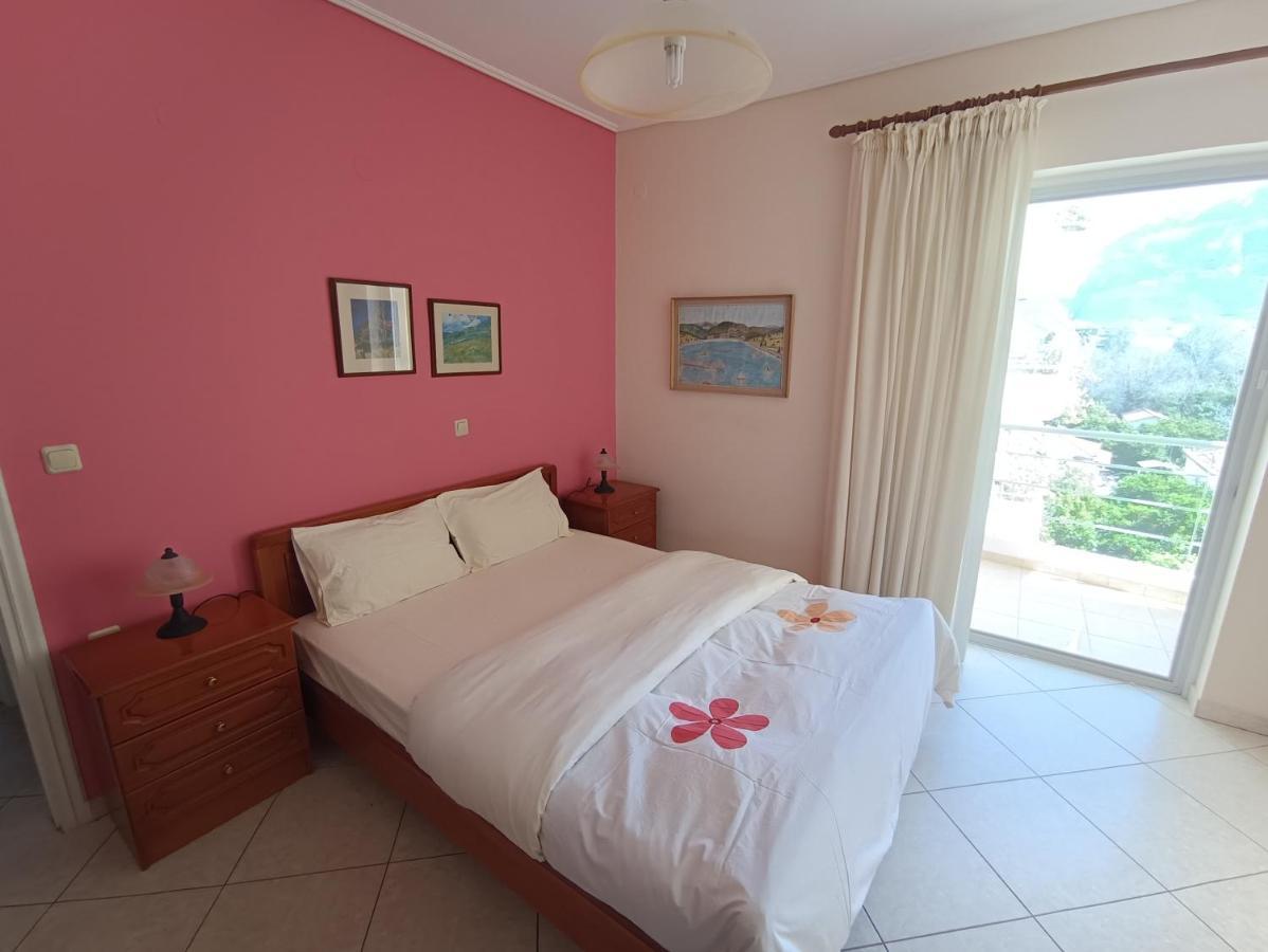 Thalia Apartment In Kalamata, 15' Walk From The City Center And The Beach Esterno foto
